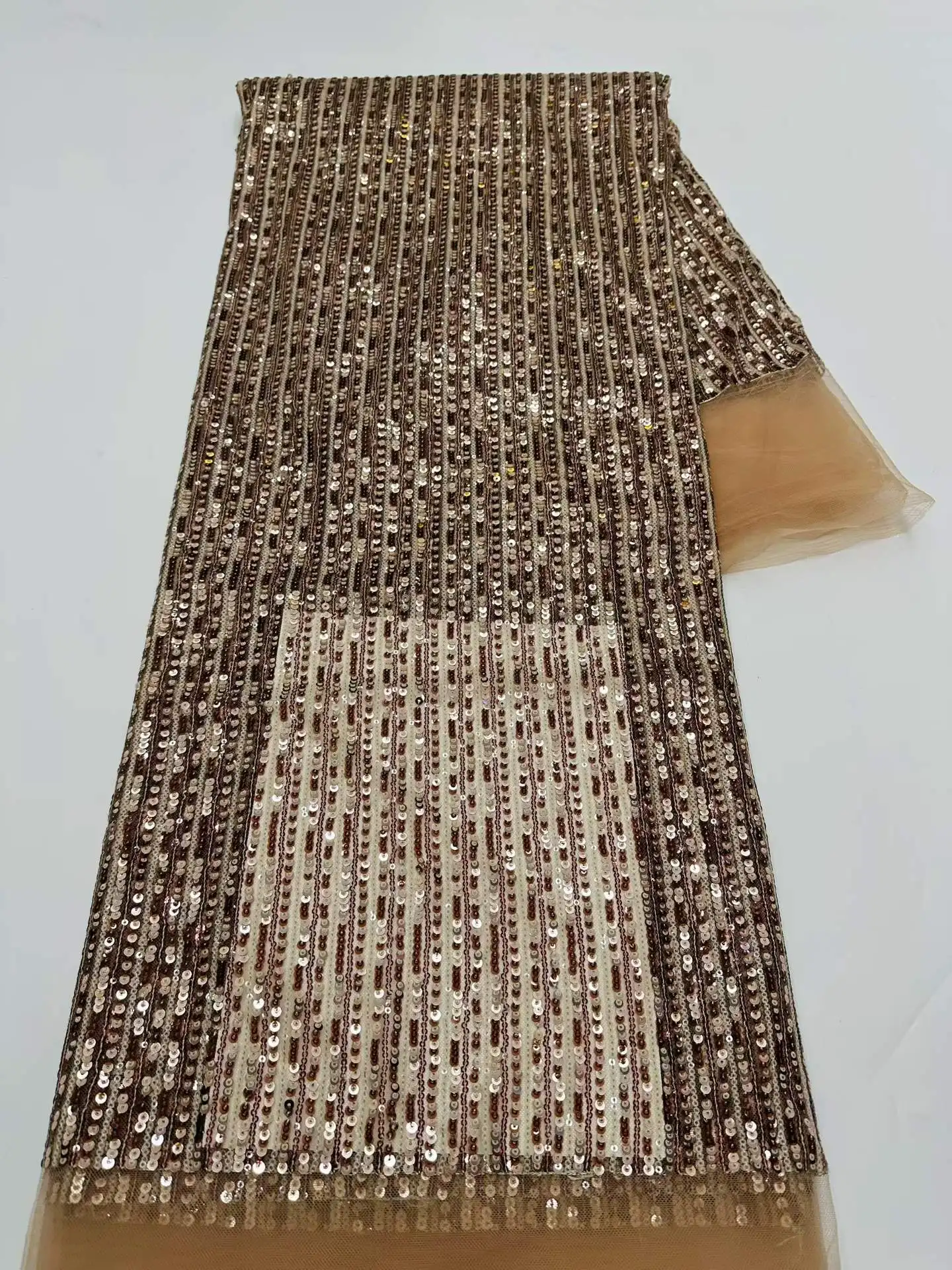 

Элитная африканская кружевная ткань с пайетками 2026: высококачественная вышитая сетчатая ткань для женских свадебных и праздничных платьев