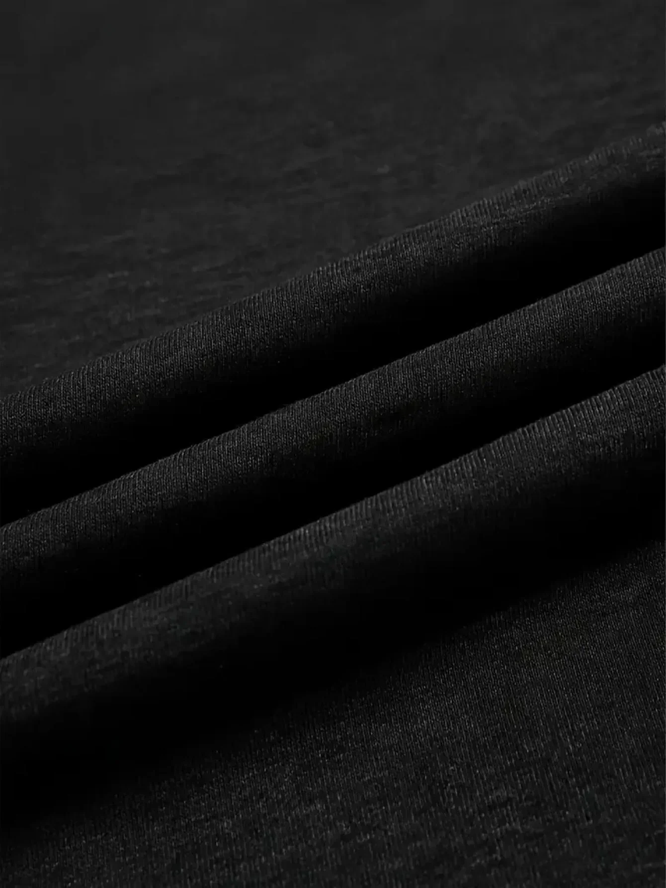 هوديي المعتقد، مع كلمات "الله دائمًا جيدًا" والكتاب المقدس المطبوعة على الظهر، قميص صوفية