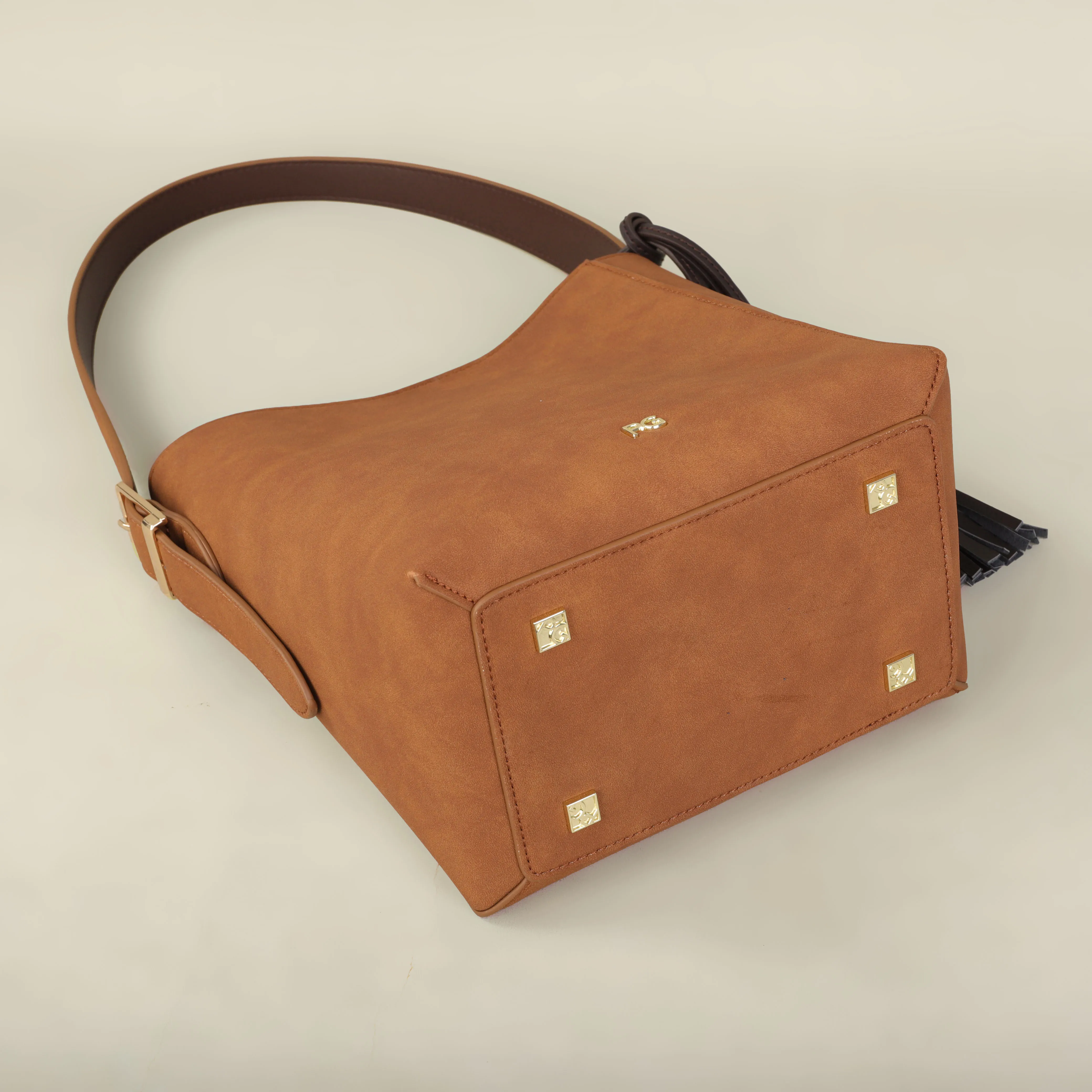 PG Leichte Nischen-Luxus-Schultertasche Neuestes Modedesign Hochwertige Minimalistische Elegante Strandtasche Ausverkauf – Detail 14