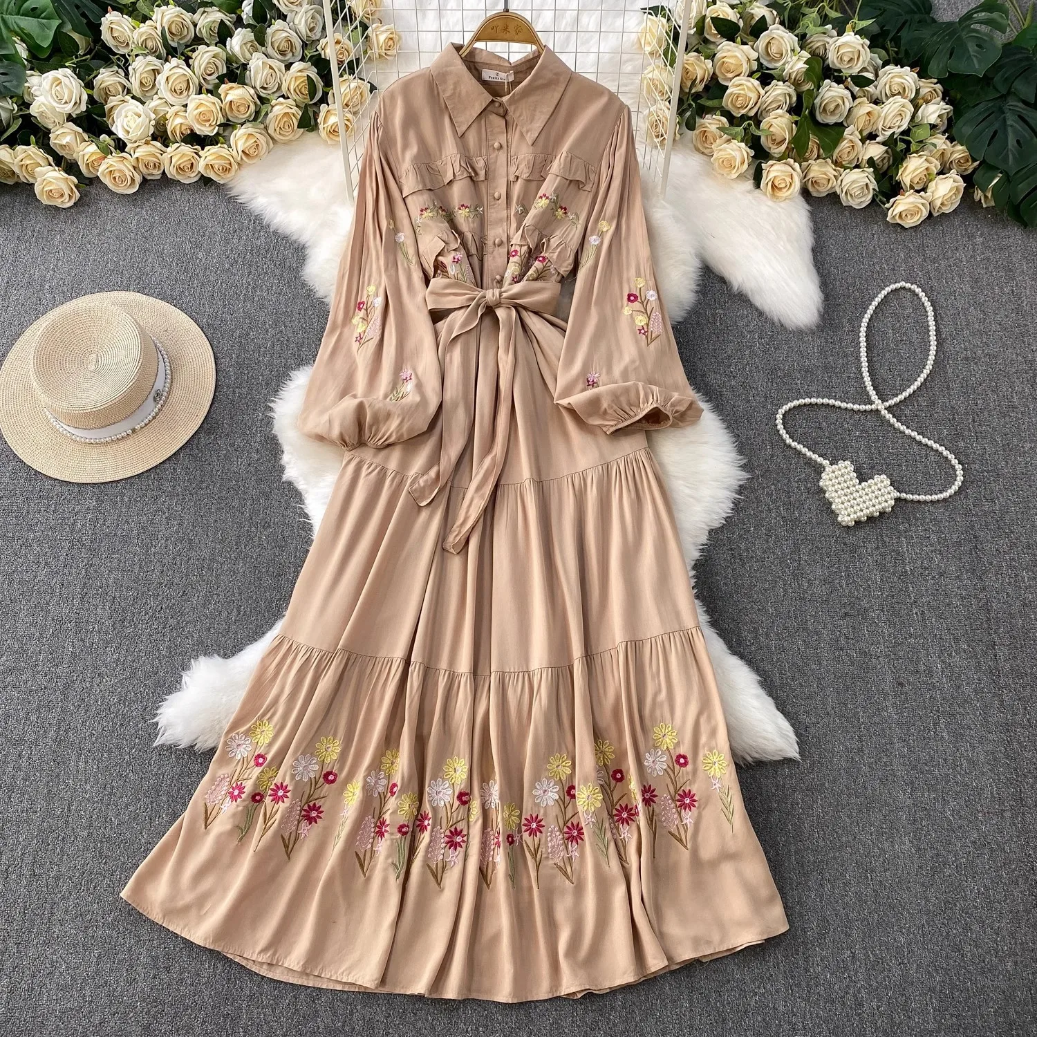 Abito ricamato Boho con maniche a lanterna con risvolto Abito estivo da donna monopetto con volant Abito lungo casual da spiaggia