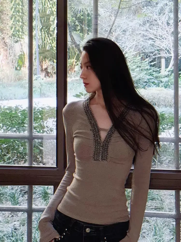

Korean Sexy Beaded V Neck Long Sleeve T-shirts Women 2026 Spring New Slim Fit Base Crop Top Simple Y2k Casual Chic Tees