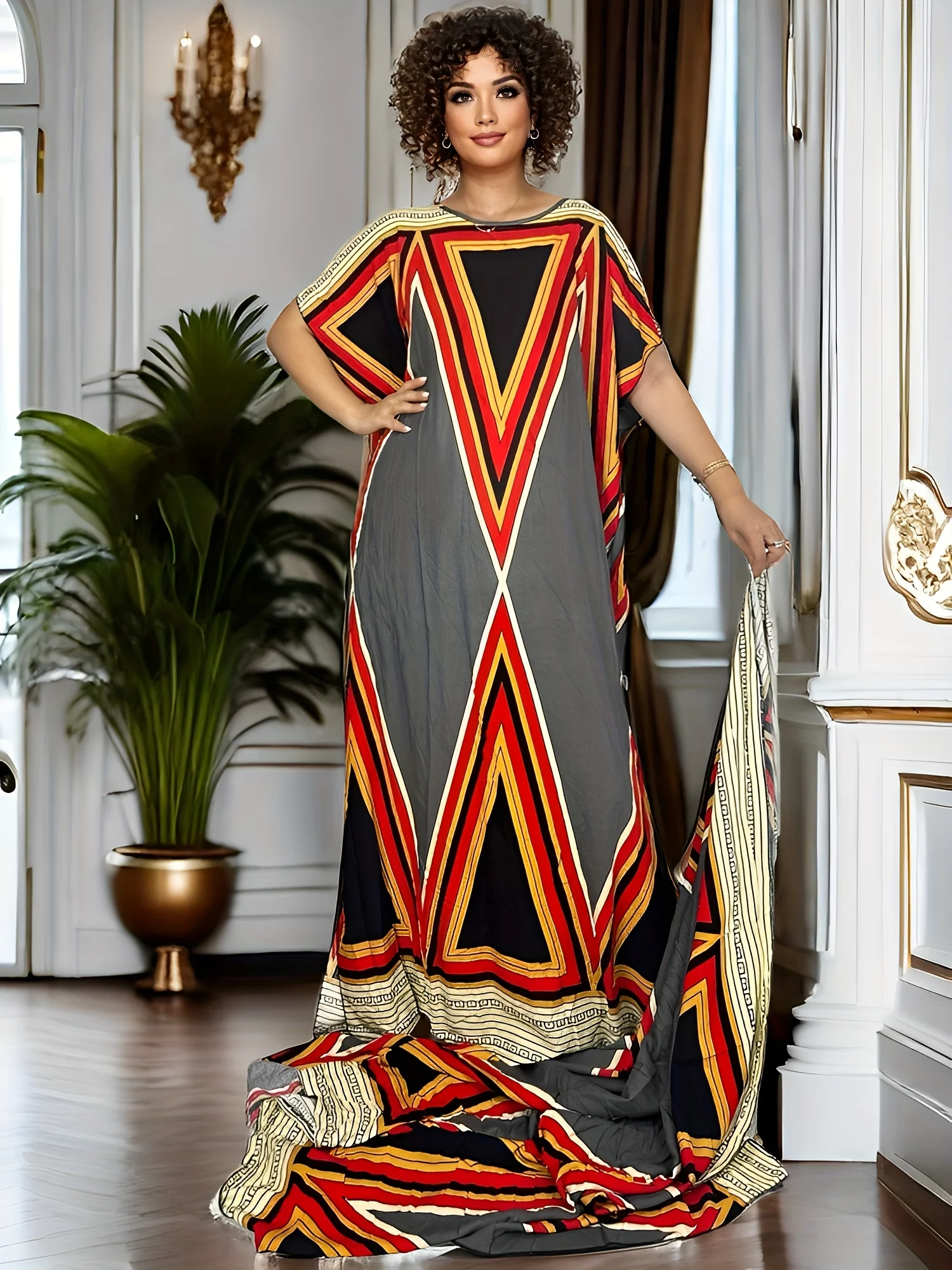 

Женское платье с принтом стразов — стильное вечернее платье, популярная одежда с блестящим узором, необходимая для особых случаев