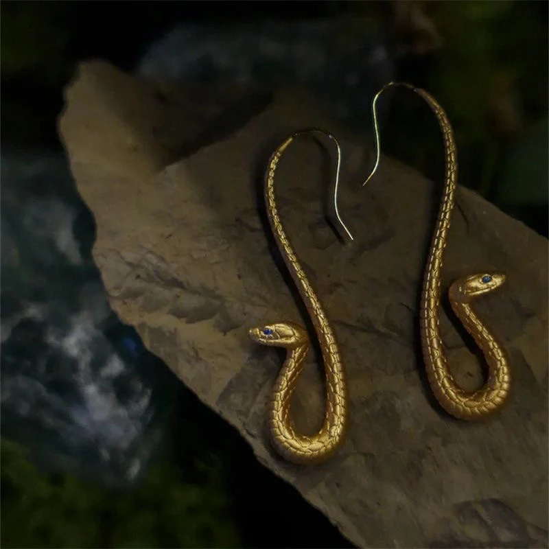 New Unique Punk Golden Color Vivid Snake Earrings Exaggerate Personality Fashion Animal Ear Hook Jewelry Women Gift