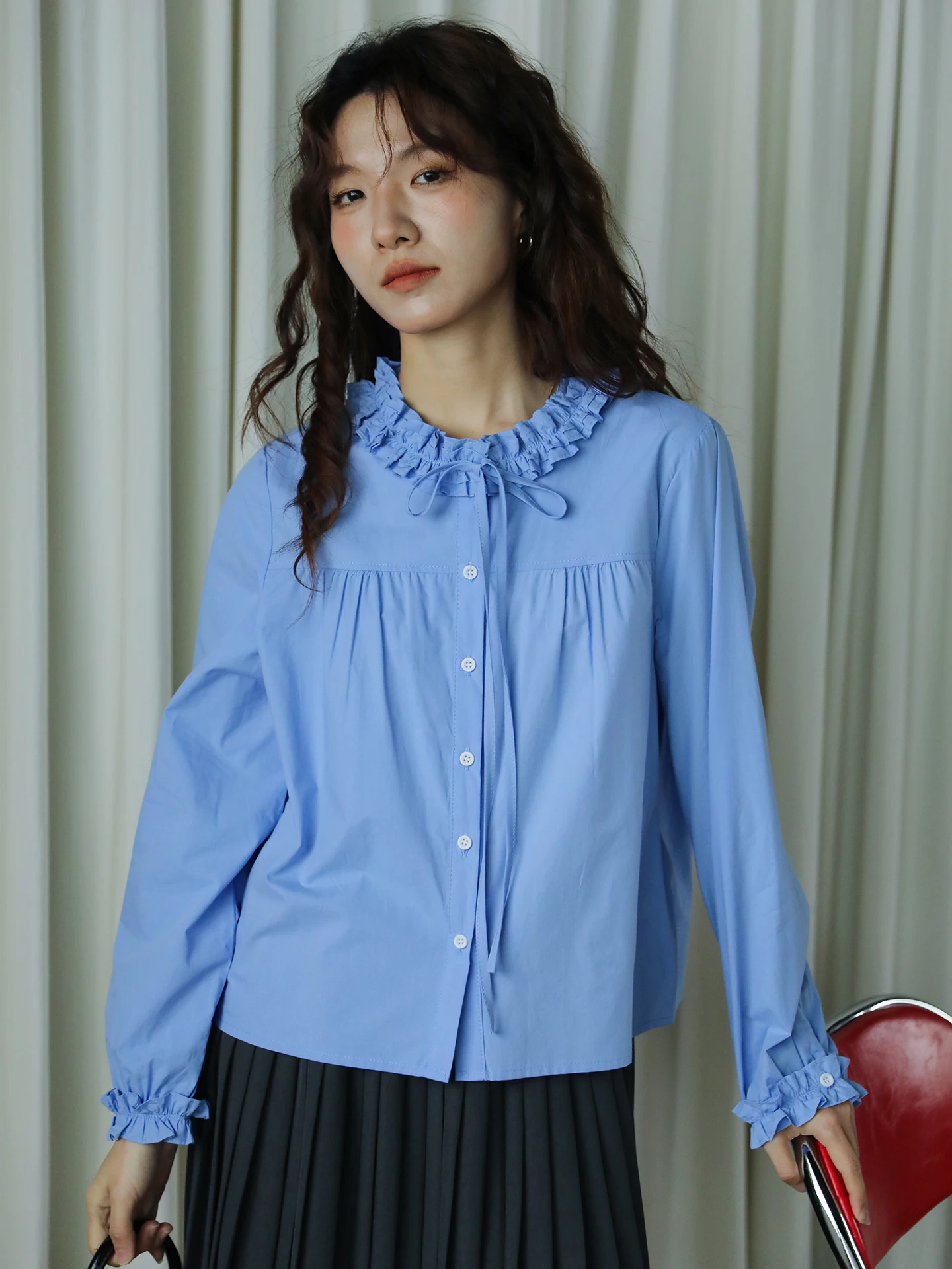 

Простая женская модная блузка с рюшами на воротнике, свободного кроя, с длинными рукавами, синего цвета, в корейском стиле, новинка весенней коллекции, приталенная