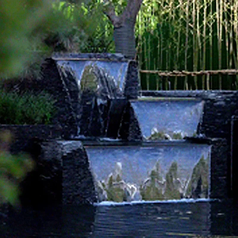 Pond Fountain LED Decorative Water Feature for Garden Custom Rain Curtain Fountain Unique Design Waterfall