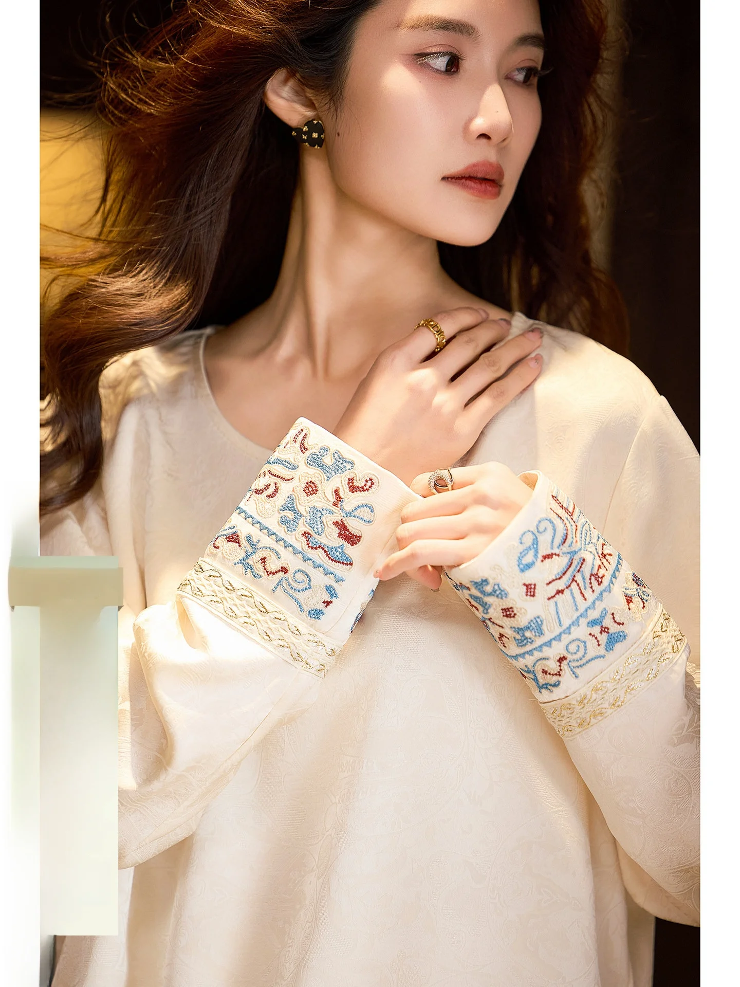 

Elegant Embroidered Long Sleeve round Neck Shirt Women's plus Size Traditional Chinese Style Spring New Fashion Casual Shirt