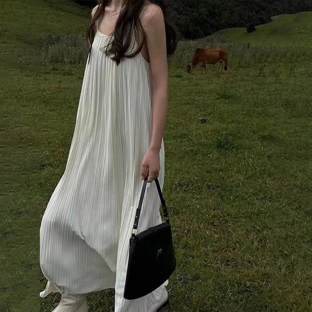 Robe à bretelles plissée en Polyester noir pour femmes, vêtements intérieurs sans effort, Style paresseux, toutes saisons, pièce autonome, saison appropriée