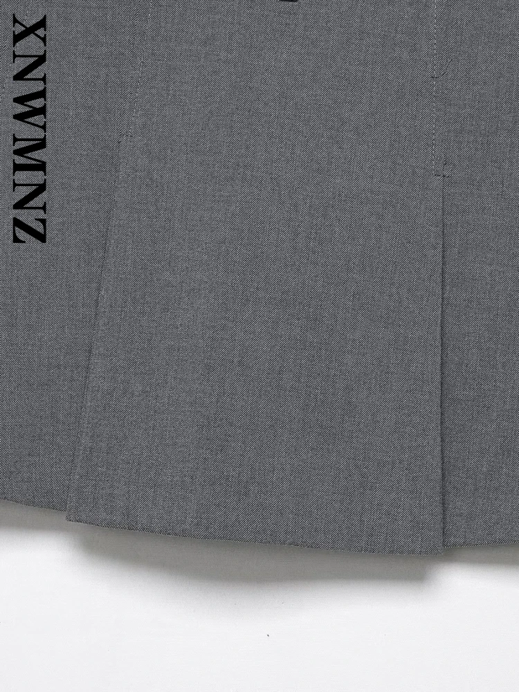XNWMNZ 2025 automne nouvelles femmes vêtements Sexy décontracté mini jupe plissée Chic mode femme gris Simple mince avec ceinture