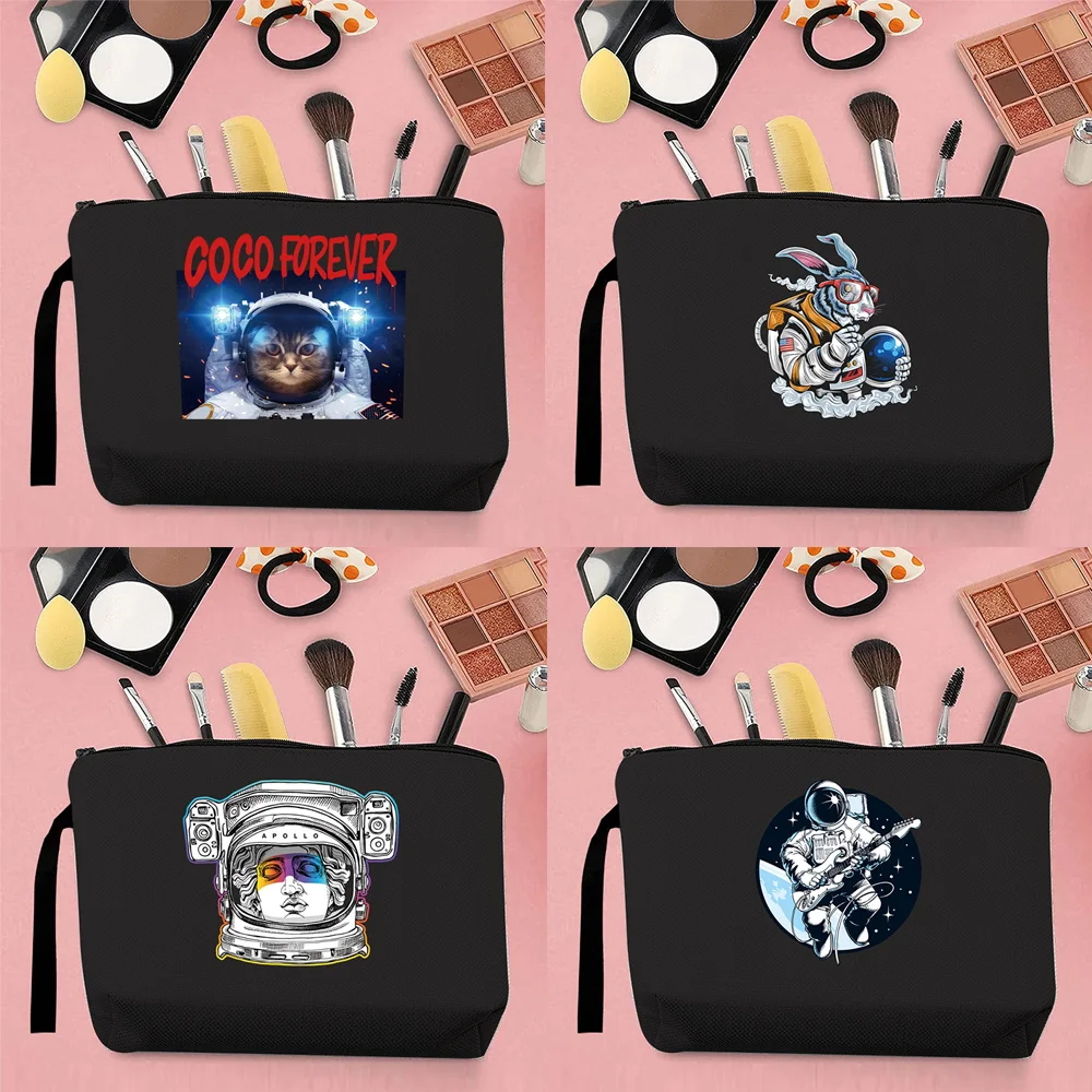 2024 Straat Vrouw Cosmetische Tas Astronaut Patroon Print Persoonlijkheid Draagbare Outdoor Opbergruimte Canvas Black Change Clutch