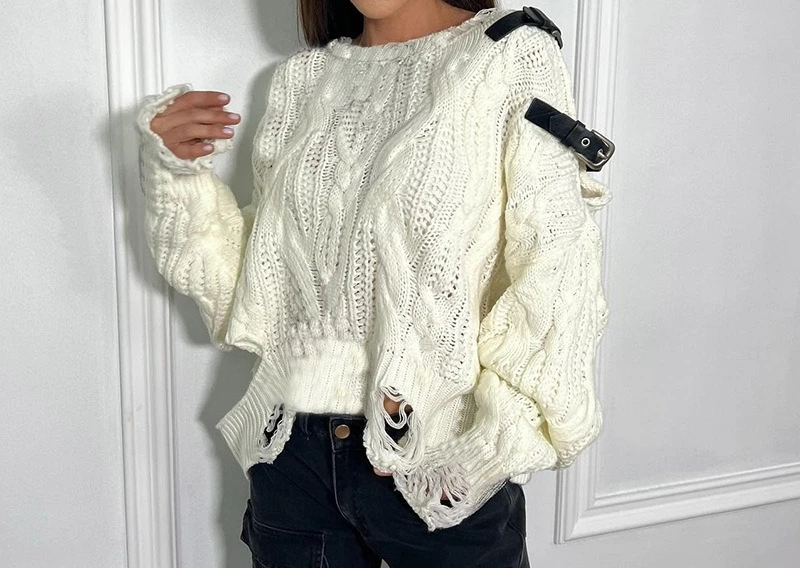 2025 خريف شتاء جديد الجوف خارج ممزق تصميم سترة فضفاضة طويلة الأكمام تريكو