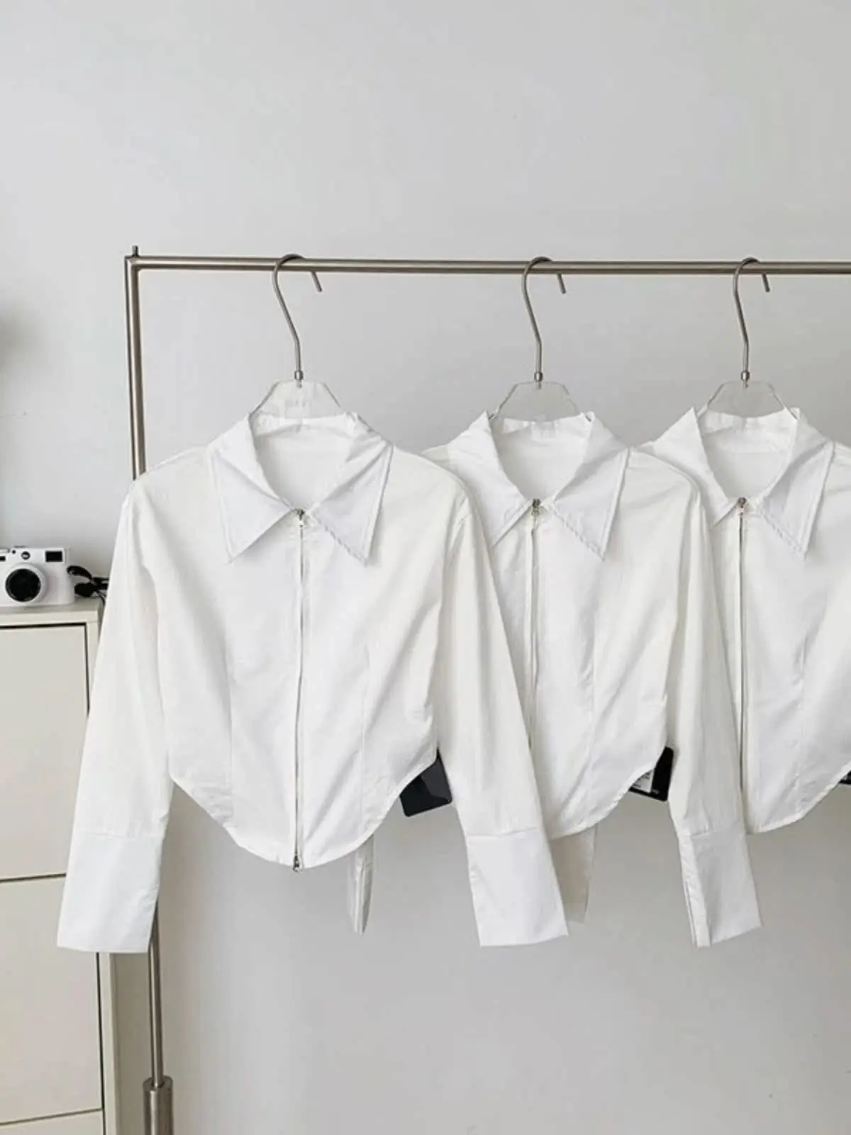 

Элегантная белая женская блузка без рукавов на молнии, однотонная, для офиса, весна-осень, модный трендовый топ