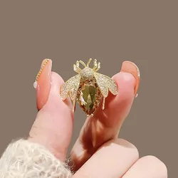 Cute Little Bee Insect Brooch for Women Men Yellow Crystal Pearl Lapel Pins Suit Shirt Corsage Party Office Jewelry Gifts