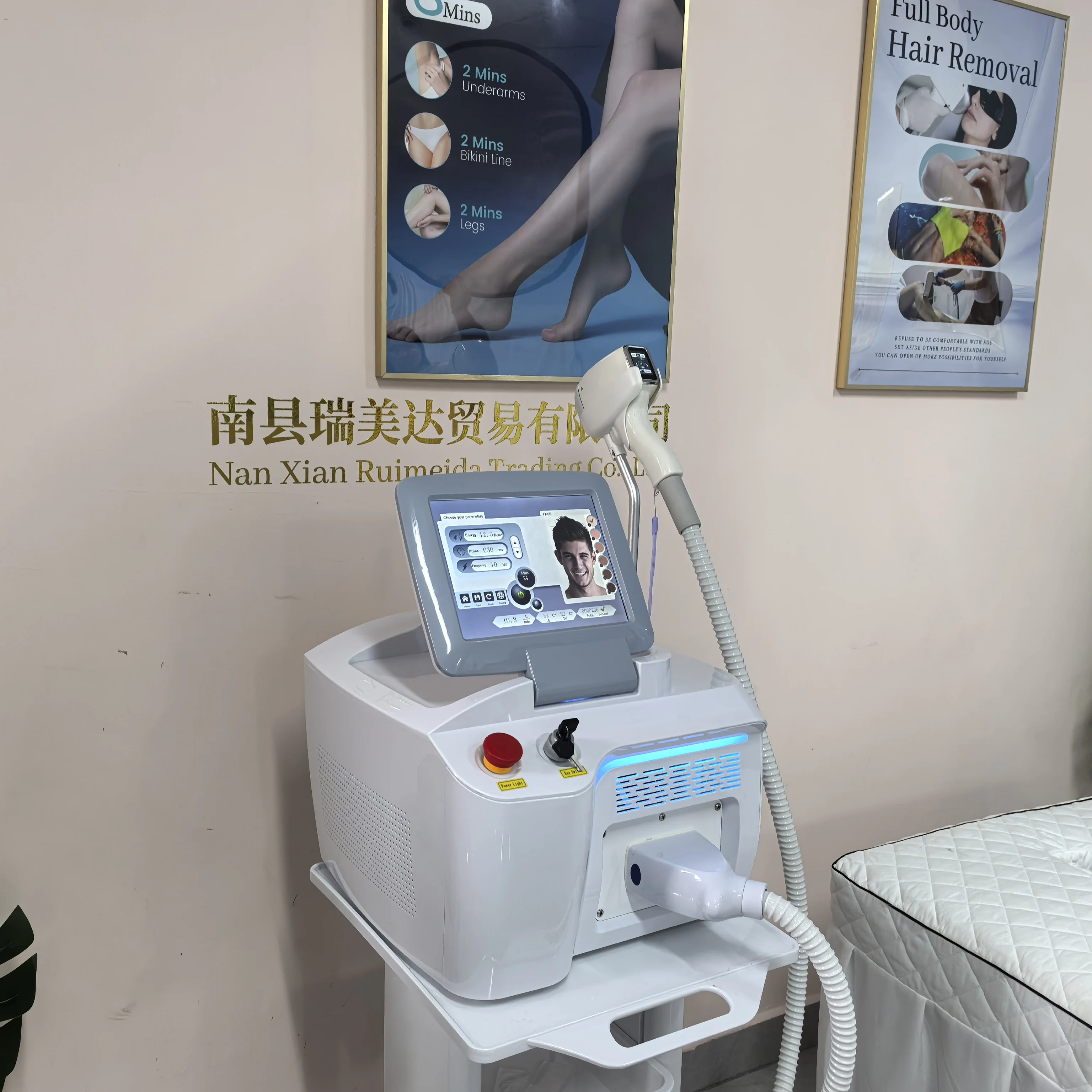 Wavelength Diode Laser Hair Removal Machine 10 Bars FAC Fast Axis Collimation Sapphire Ice Cooling Painless Permanent Epilator
