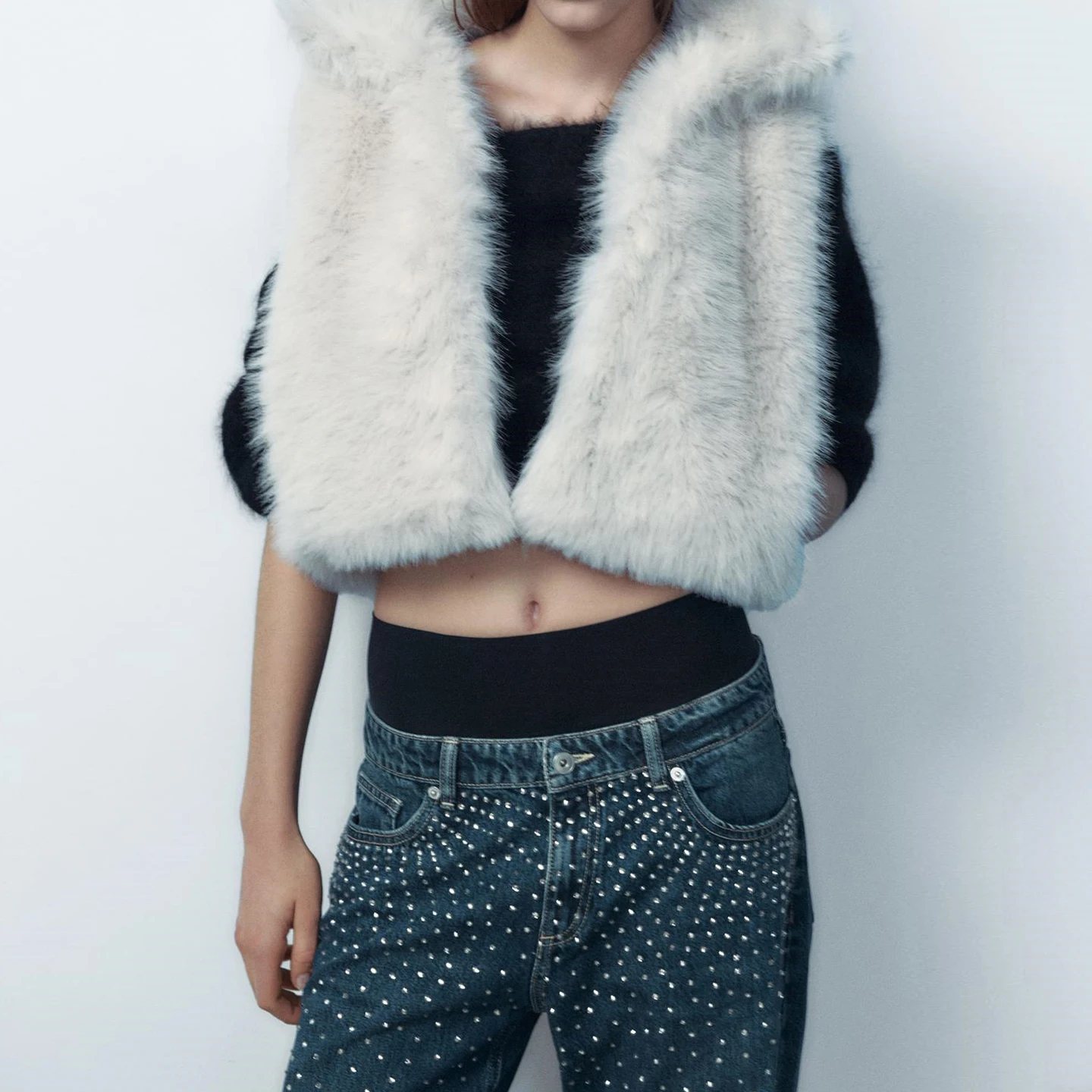 سترة فنية من الفرو الاصطناعي للنساء لخريف 2025 من Ele Quali للسيدات مع حامل Jaet مناسب للارتداء اليومي #2