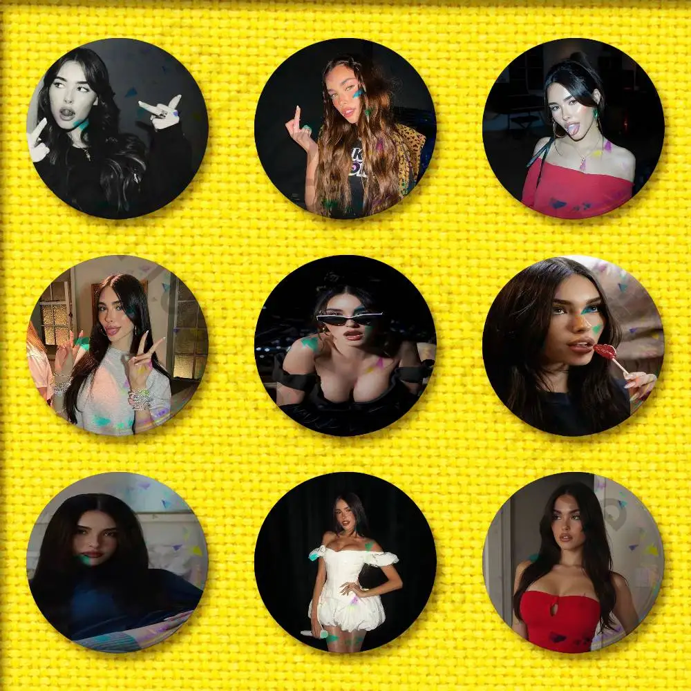 

Singer M-Madison Beer Badge For 32mm 25mm 44mm 75mm 58mm Round Pin Brooch Insignia Cover Souvenir