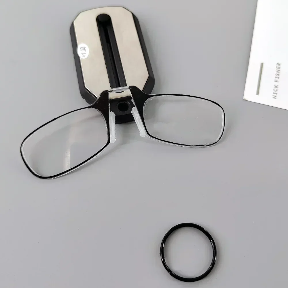 Nose Clip-on Reading Glasses Folding Legless Ultralight Keychain Glasses Men Women Mini Portable Presbyopic Glasses +1.0 To +3.0