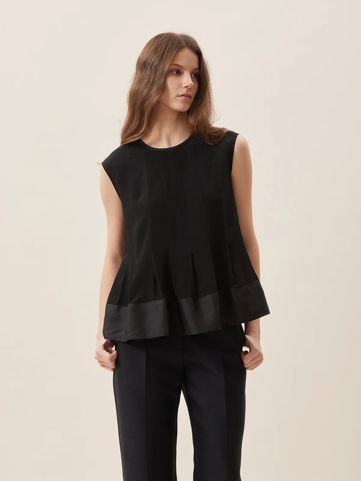 

TheEase Comfortable Silk Shirt Silk round Neck Sleeveless Pleated Women's Casual Breathable Lightweight Spring Shirt
