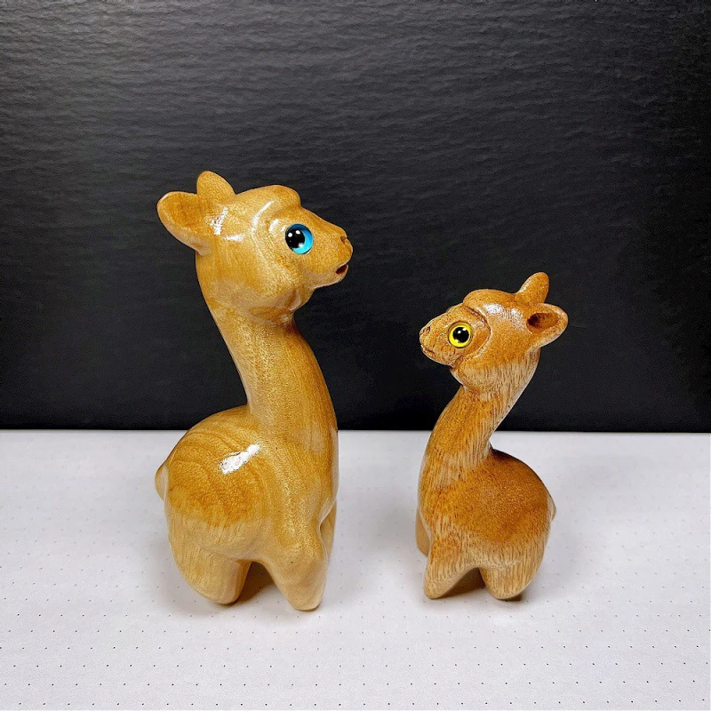 Handcrafted Cedar Wood Alpaca Figurine - Cute Decorative Animal Art For Home & Office