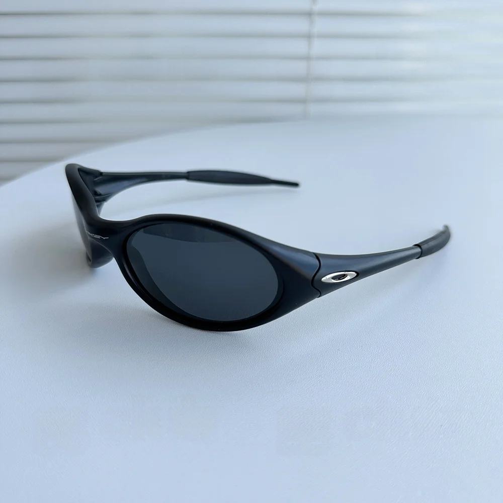 

Цельные солнцезащитные очки в стиле ретро Y2K в стиле панк, серебряные солнцезащитные очки с защитой от ультрафиолета, велосипедные солнцезащитные очки с овальными линзами из смолы для лица, простые сле