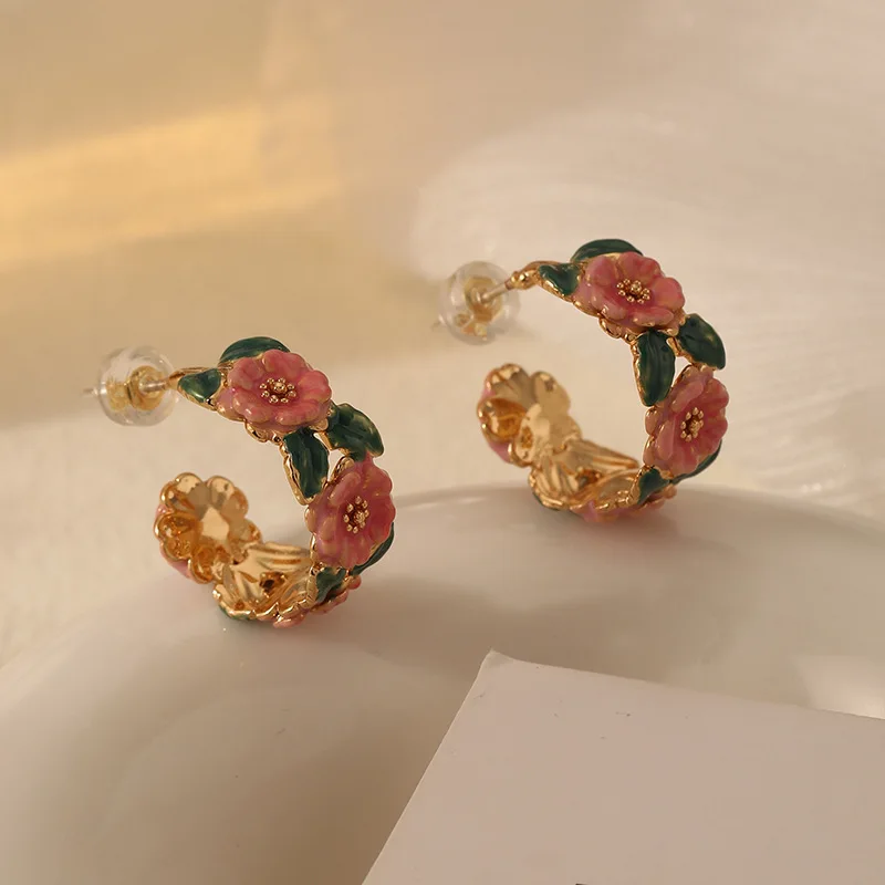 Vintage French Style Colorful Camellia Enamel Dripping Oil Open Hoop Earrings For Women Elegant Fashion Delicate Niche Retro Ear