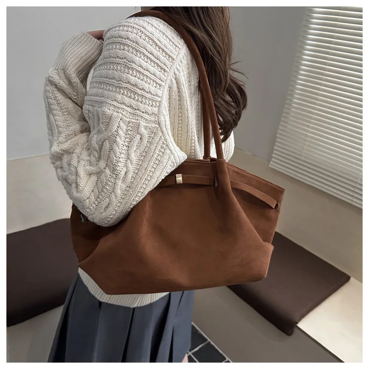 Umhängetasche aus Wildlederimitat für Damen, modisch, Pendler-Einkaufstasche, lässig, Unterarm-Eimer-Geldbörse, Herbst, täglich, Luxus-Handtasche – Detail 19