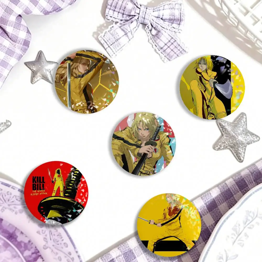 Broches creativos con insignia láser de la película K-kill Bill Gogo Yubari, accesorios para mochila, son excelentes regalos para amigos y niños