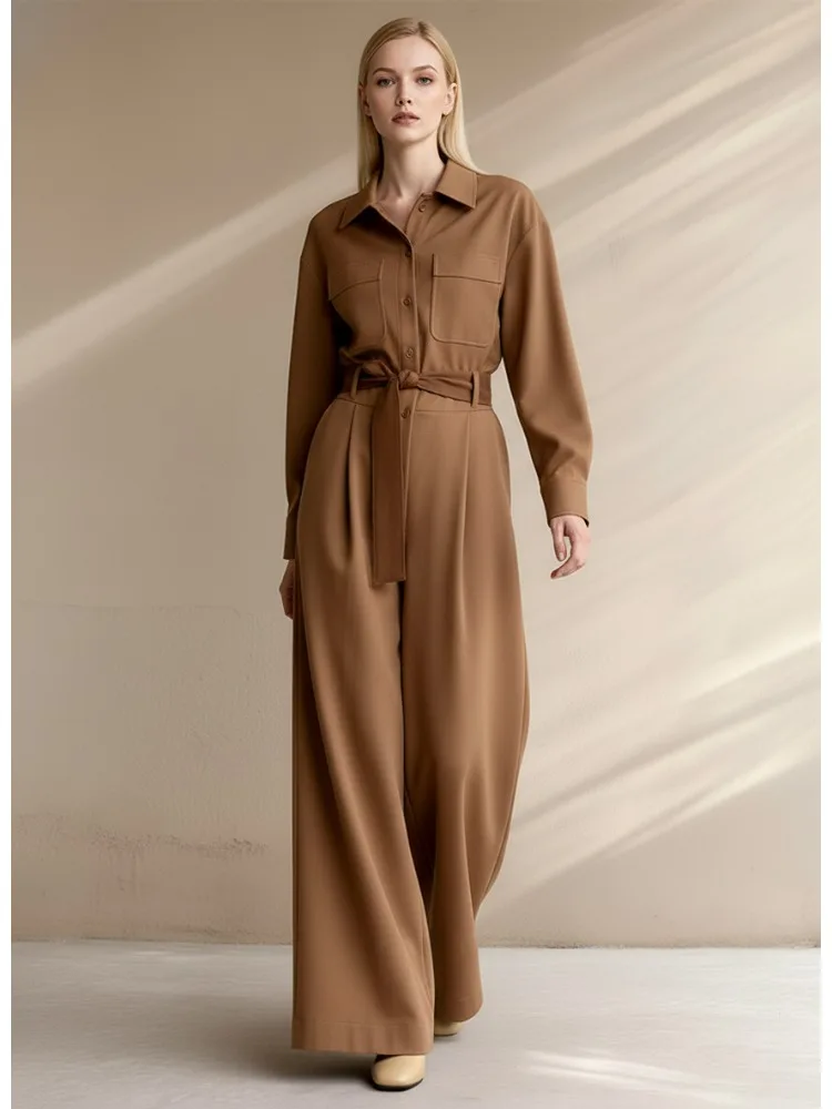 Macacão Casual Feminino Freeacy 2026 Primavera Cáqui com Gola Camisa, Cinto e Perna Larga, Macacão de Manga Comprida