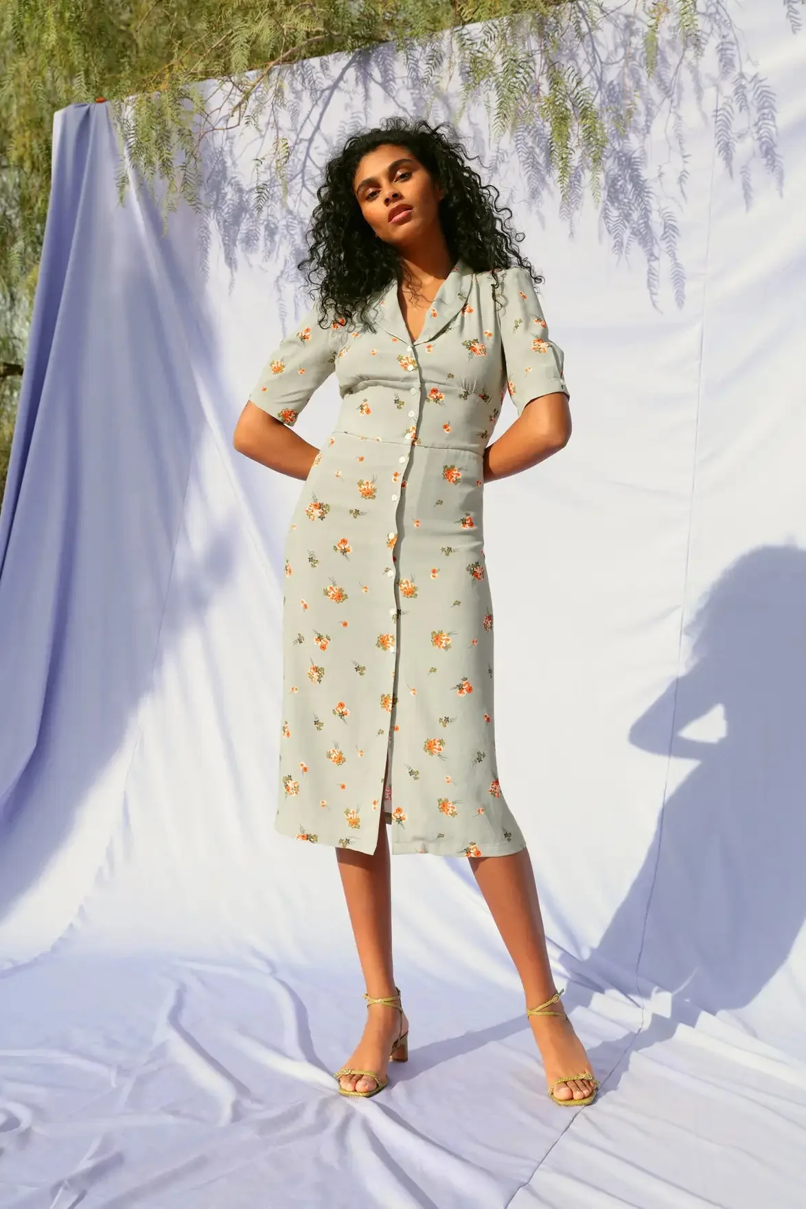 

Французское летнее платье миди с цветочным принтом и высокой талией, женское, с V-образным вырезом, из шелковой вискозы, фасон «карандаш»