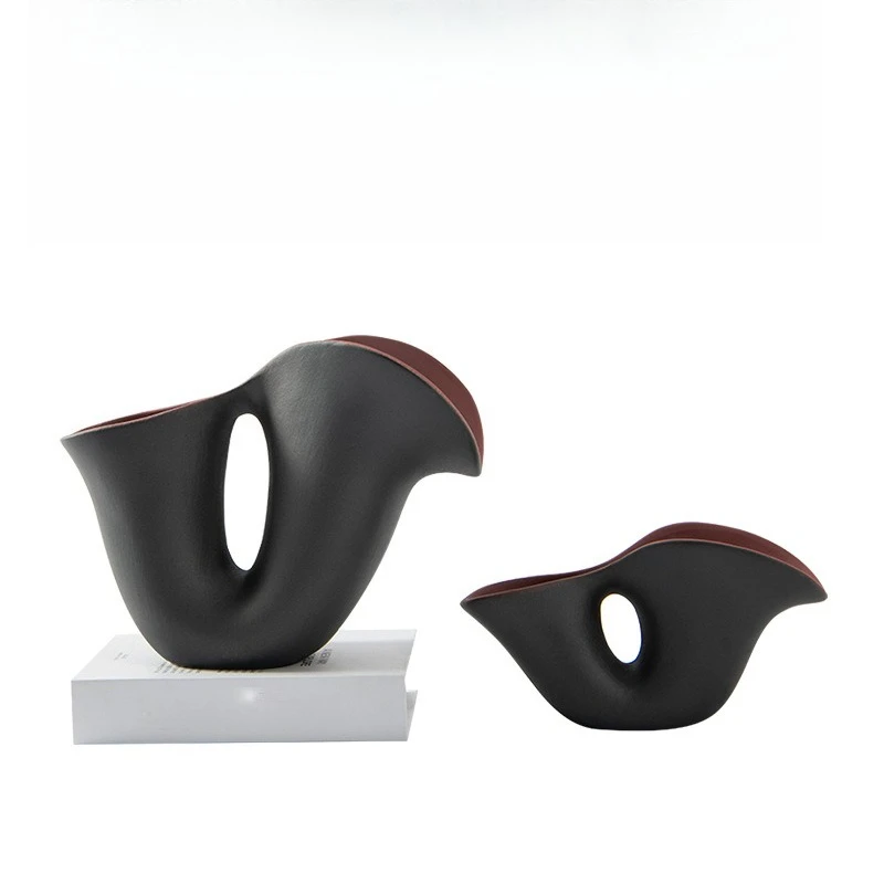 

Modern special-shaped creative geometric horn ceramic vase display soft decoration ornament