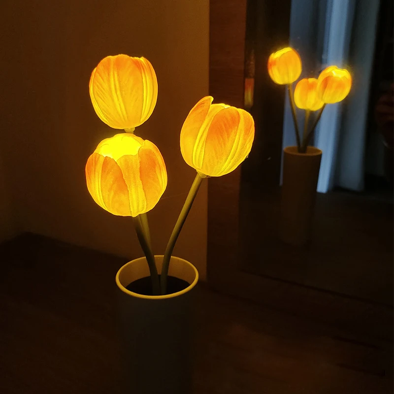 Lifelike LED Rose Tulip Flower Vase Lamp Night Light Table Lamp Battery Power For Home Bedroom Bedside Wedding Decor Night Lamp