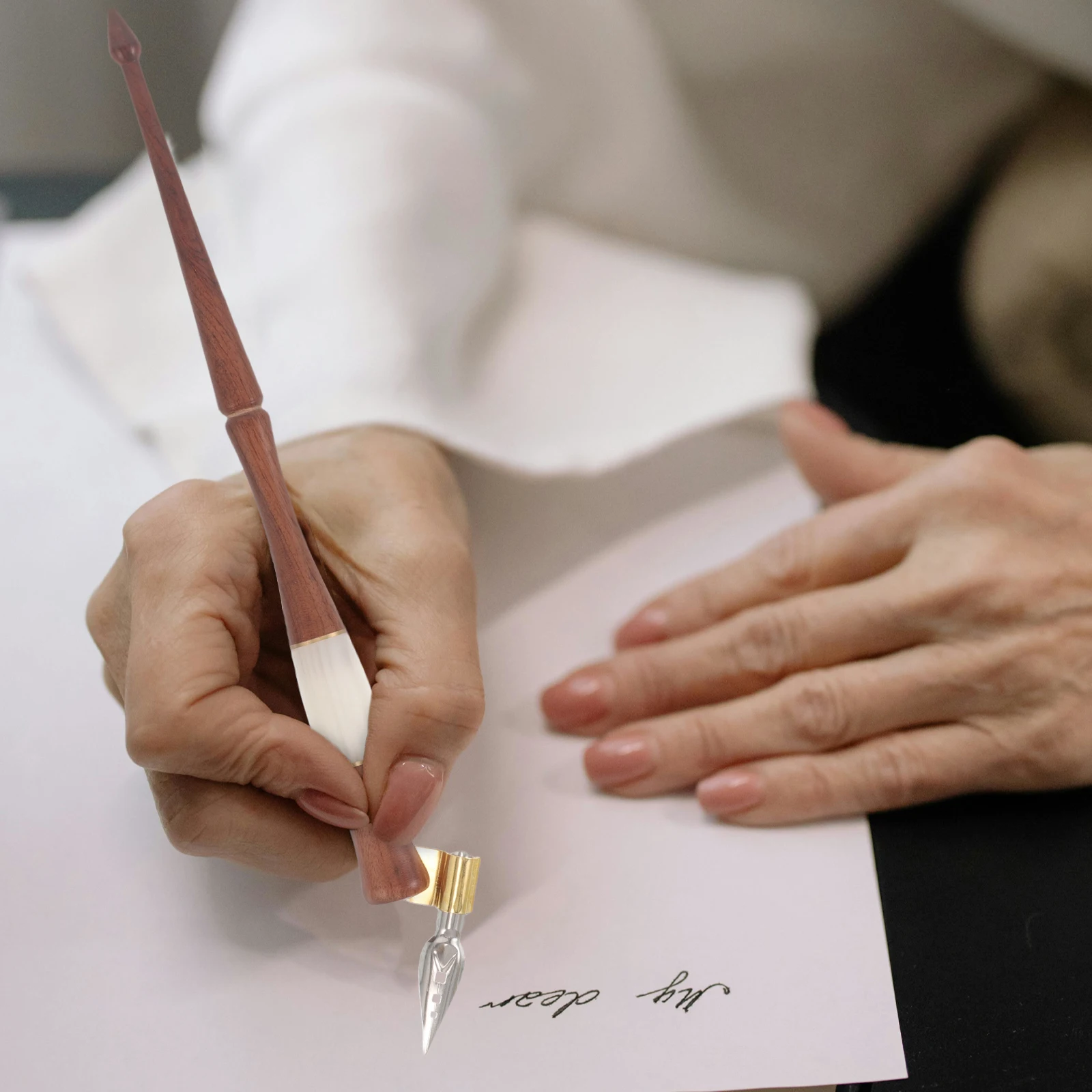 

1 Set European Vintage Oblique Calligraphy Hardwood Crystal Resin Smooth Precision Ink Control Pen For Sketching