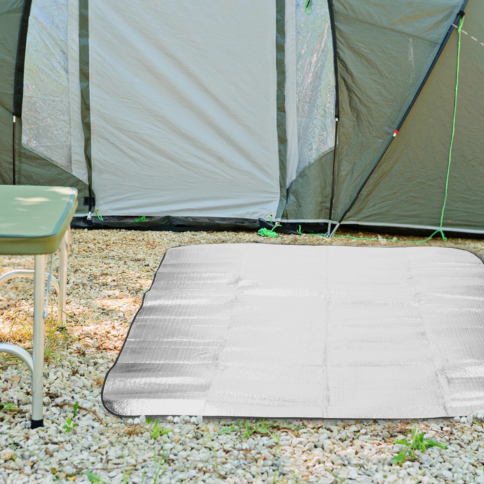 

Aluminum Foil Moisture-proof Pad 2x1.5m Lightweight Camping Mat for Hiking Traveling Picnic Beach Outdoor Activities
