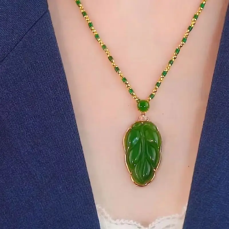 Two Colors of Fashionable Green Leaf Pendant Necklace Give Women A Sense of Luxury and Niche Design