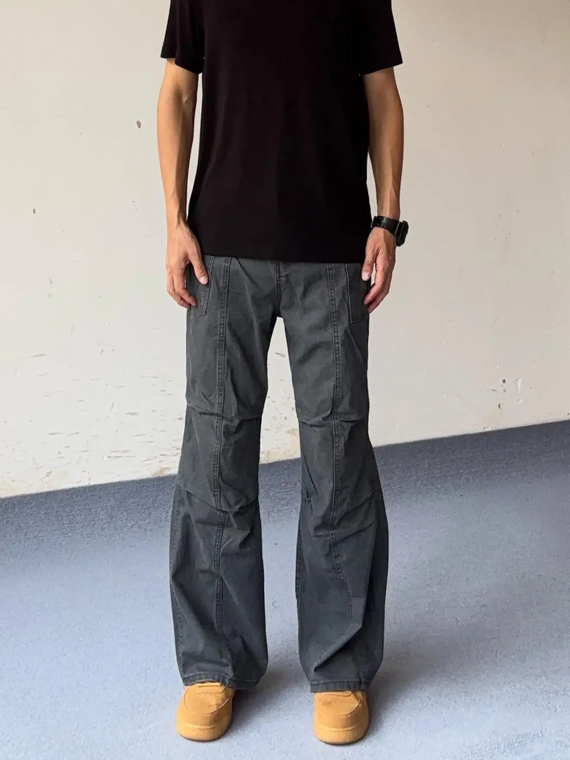 

Vintage Waed Deep ey Men's Straight Leg Jeans Retro Faded Denim Pants with Bell Bot And mid Waist Construction