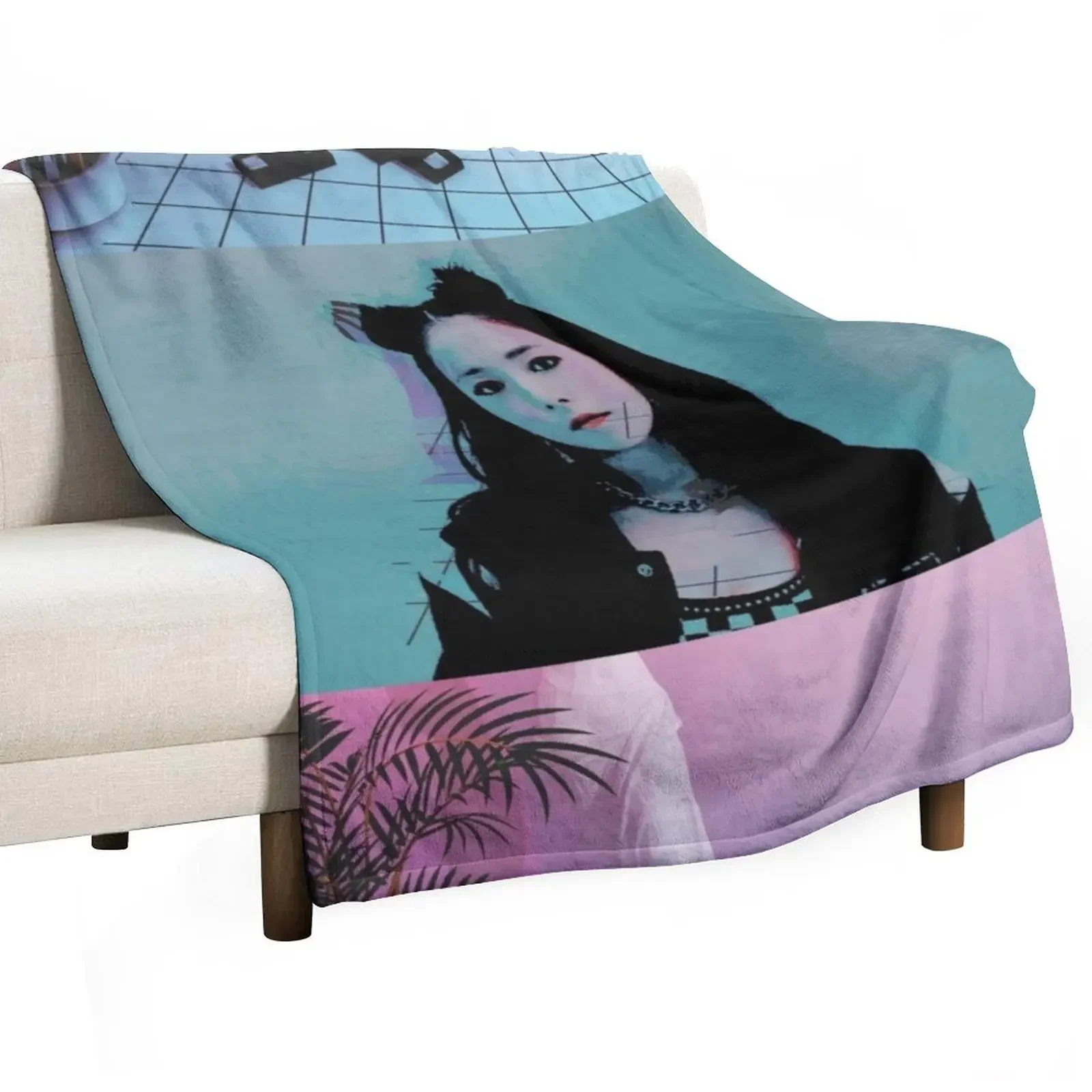 Boa + Neon Vintage …