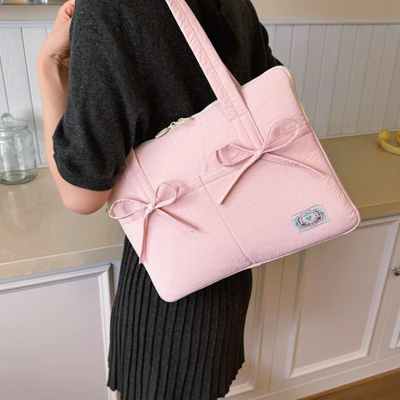 Borsa portaoggetti per laptop da 14 pollici con fiocco fresco in nylon impermeabile, borsa a tracolla singola da donna ultraleggera e resistente agli urti