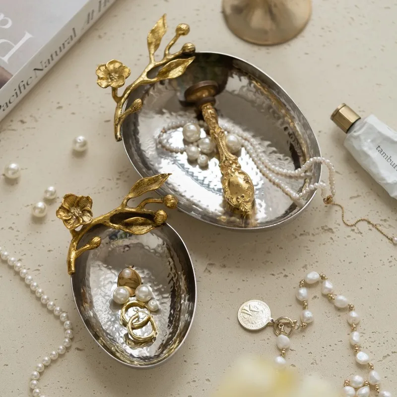 Metal Jewelry Tray Retro Creative Plum Blossom Bracelet Tray Multipurpose Luxury Necklace Organizer Trays Entrance Ring Trays