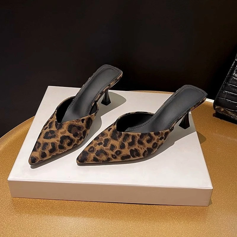 

2025 New Spring New Leopard Print Women Slipper Pointed Toe Thin Low Heel Sandal Ladies Mules Shoes Zapatos Mujer