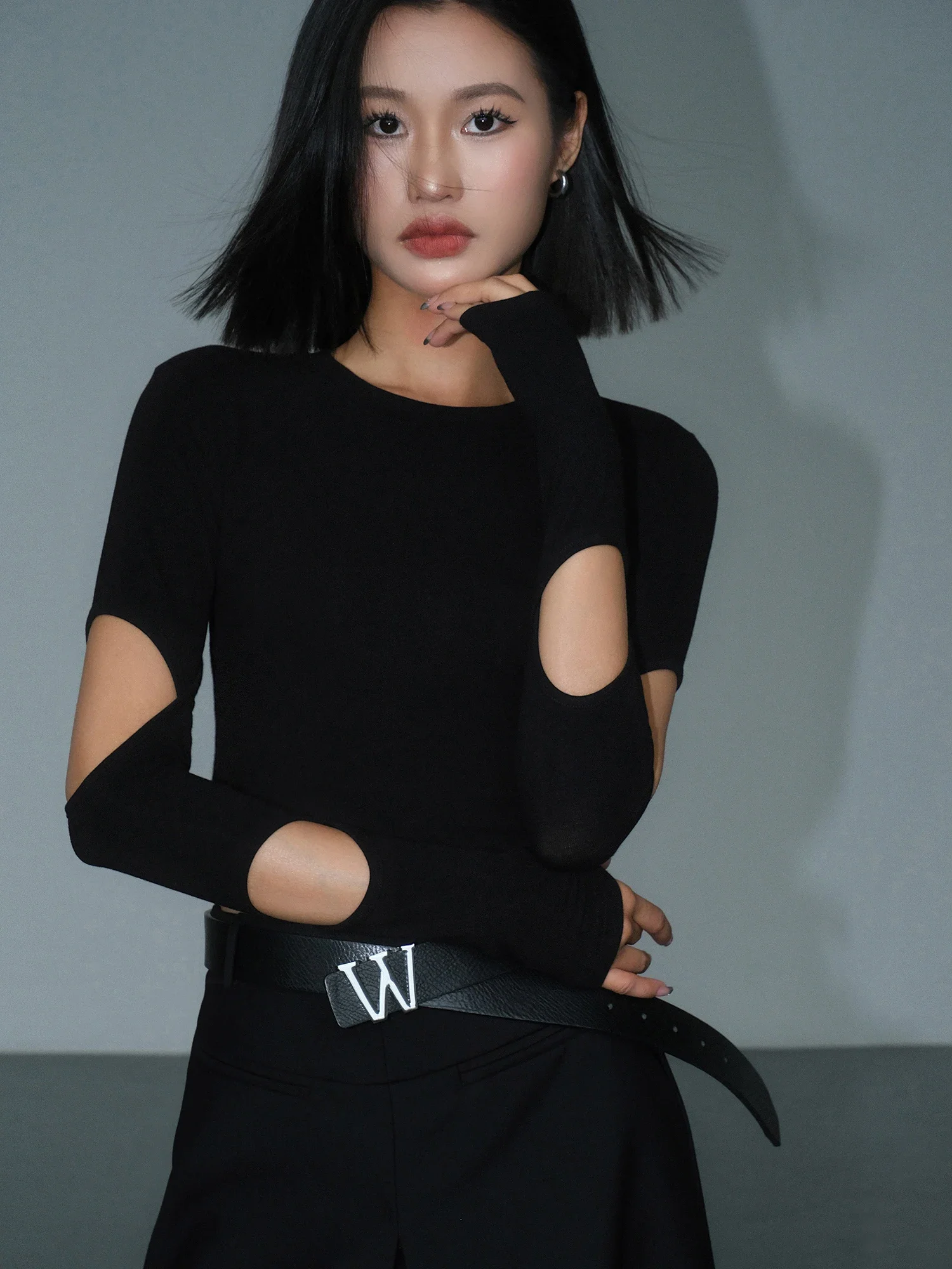 Crew neck irregular hollow knitted bottoming shirt design sense niche slim top