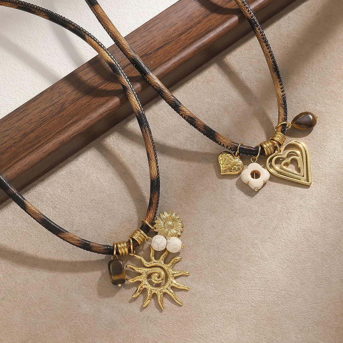 Stainless steel love sun pendant, leopard print collar, natural stone necklace, collarbone chain, neck chain item jewelry.