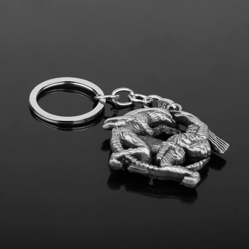 Movie Jewelry Aliens Predator AVP Mask Keychain Alien Queen Figure Cosplay Keyring Men Key Bags Car Key Chains Accessories Gift