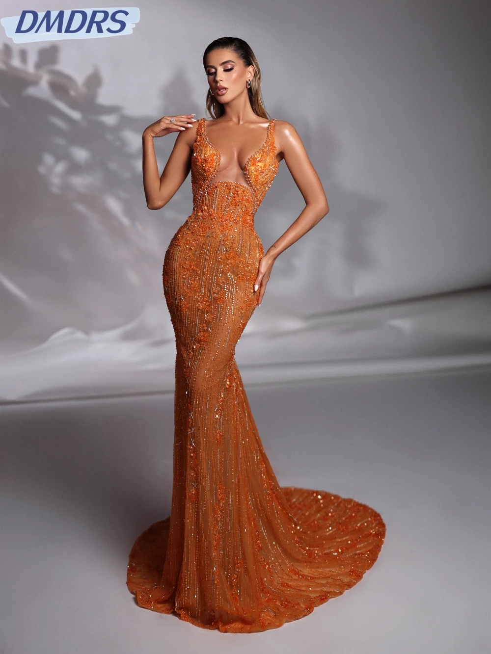 Hand-made Sequins Beads Prom Gown Sexy Illusion V-neck Cocktail Dresses Luxury Mermaid Evening Dress Customized Robe De Mariée