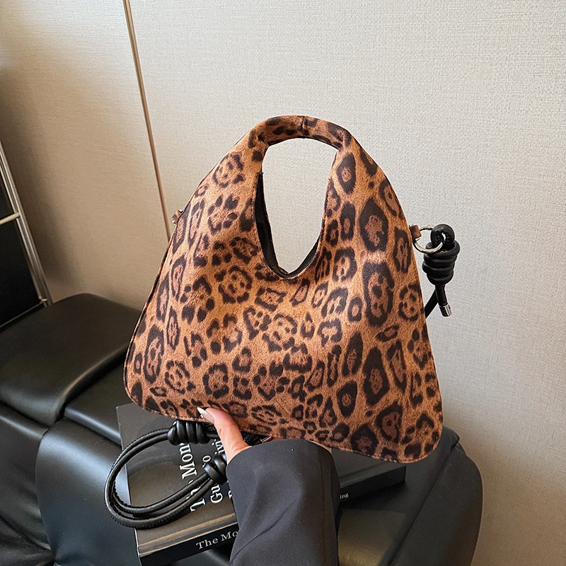 

Зимняя мода 2024, новые сумки на плечо из искусственной замши, роскошные дизайнерские сумки с застежкой, индивидуальные сумки с леопардовым принтом для женщин