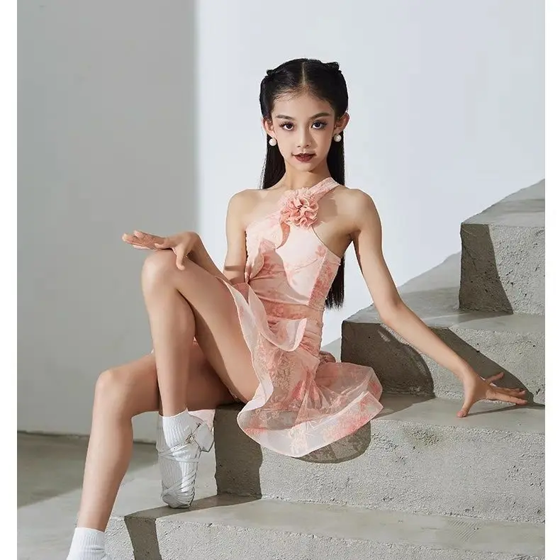 

2025 New Latin dance costume for children's performance practice Girls' Latin dance large skirt popular two-piece