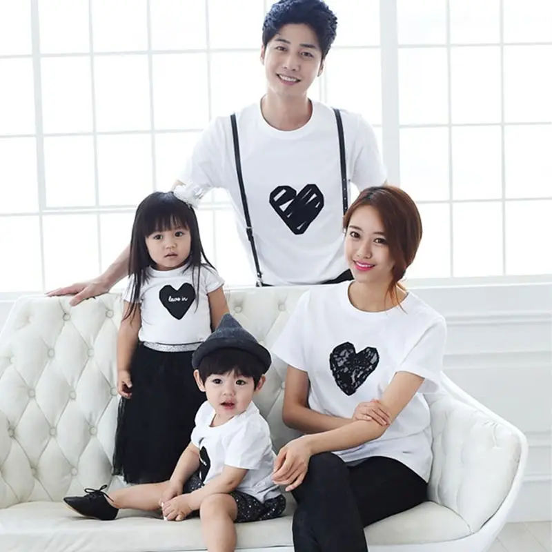 Mom Dad and Baby Matching T-shirts Family Look Summer Clothes 2023 Mother Daughter Cotton Tops Tees Father and Son Clothing