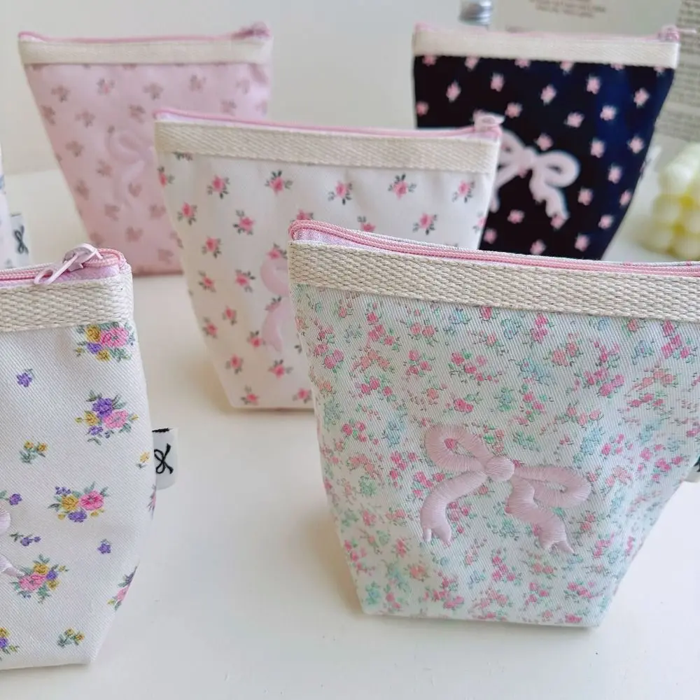 Fashion Pocket Cosmetic Bag New Floral Waterproof Bow Embroidered Makeup Bag Canvas Jewelry Organizer Travel Storage Bag