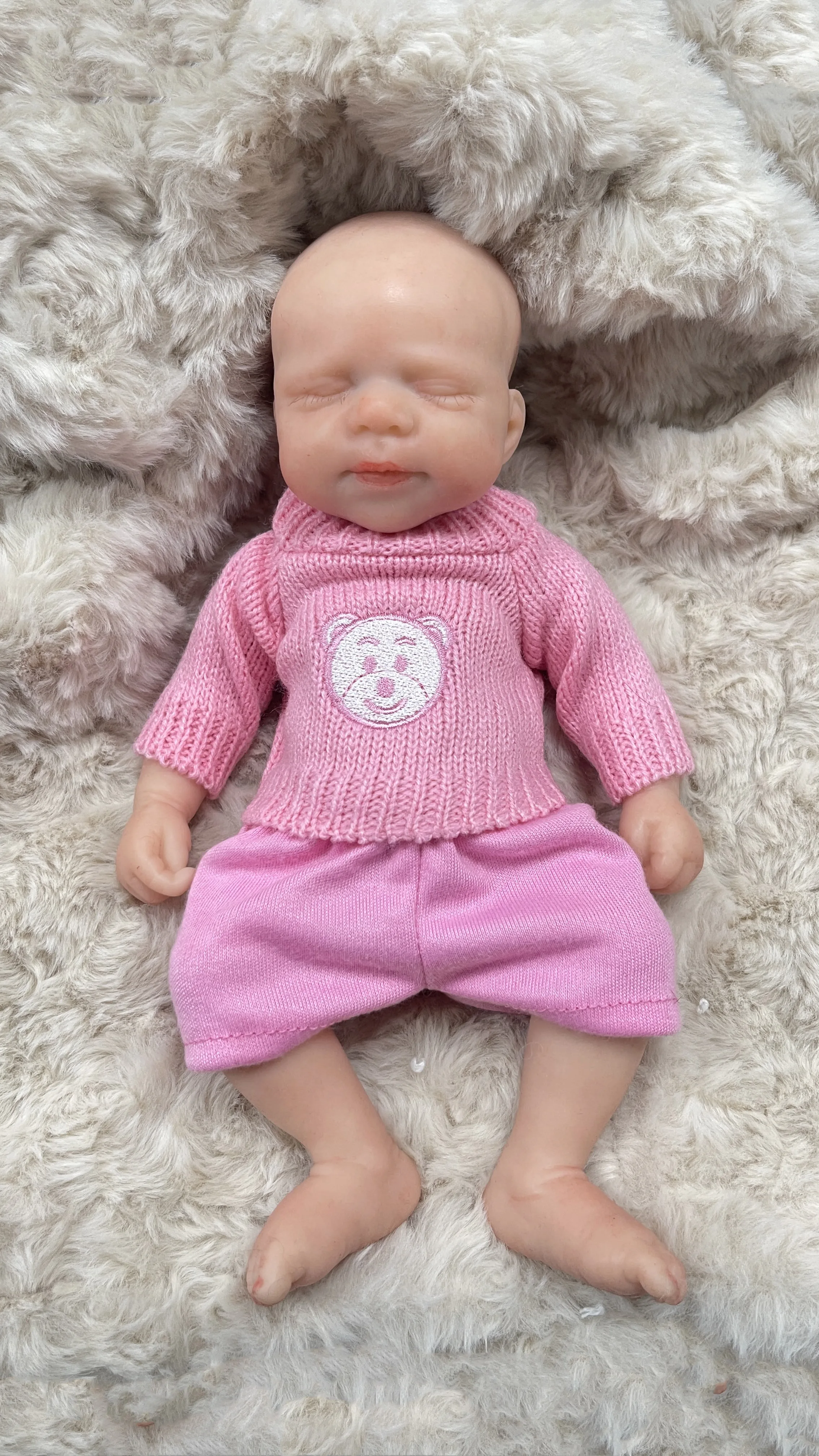 10-calowa, ręcznie robiona, bezwłosia, urocza, w ubrankach, super miękka, elastyczna, realistyczna mini lalka silikonowa reborn, kolekcjonerski prezent.