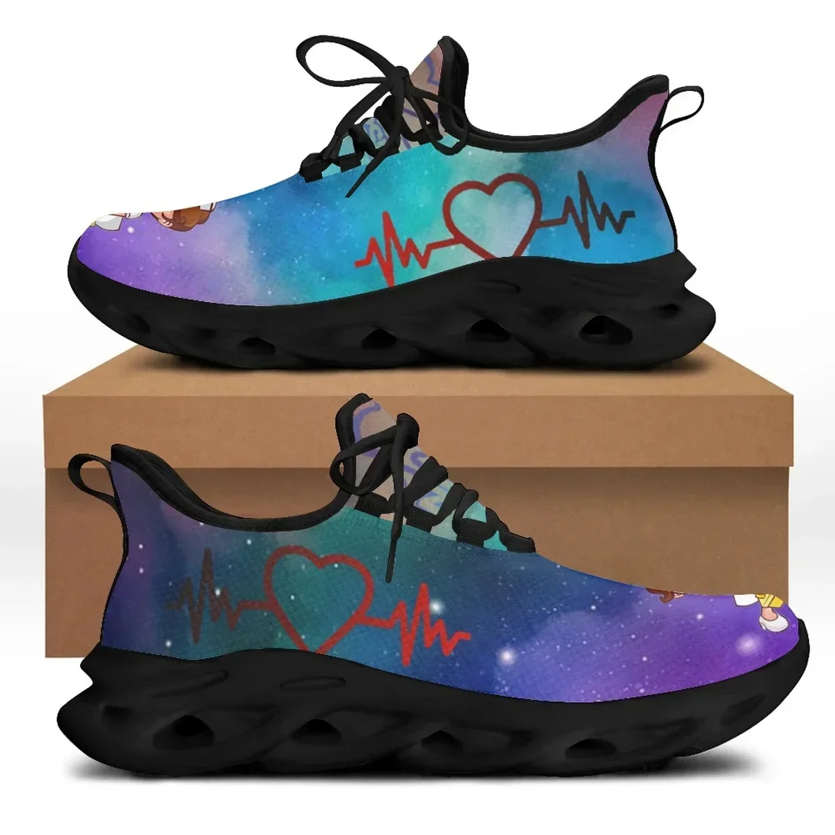 

Новые женские легкие кроссовки в стиле 2022 года: темно-серые, с дизайном «Звездное небо» и сетчатым верхом, для спорта и повседневной носки