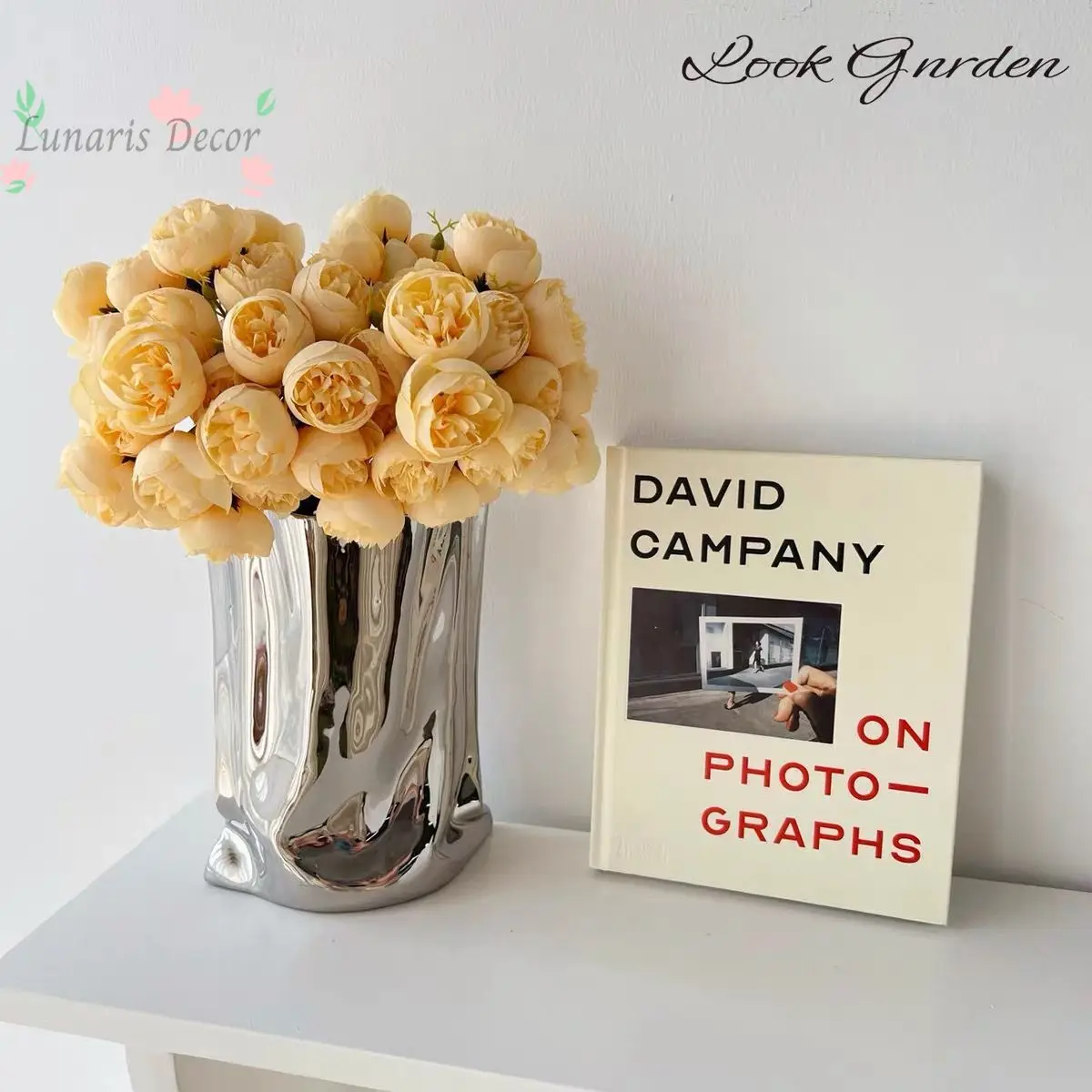 

Luxury rose flower arrangement vase ornament - tabletop decoration for home decor