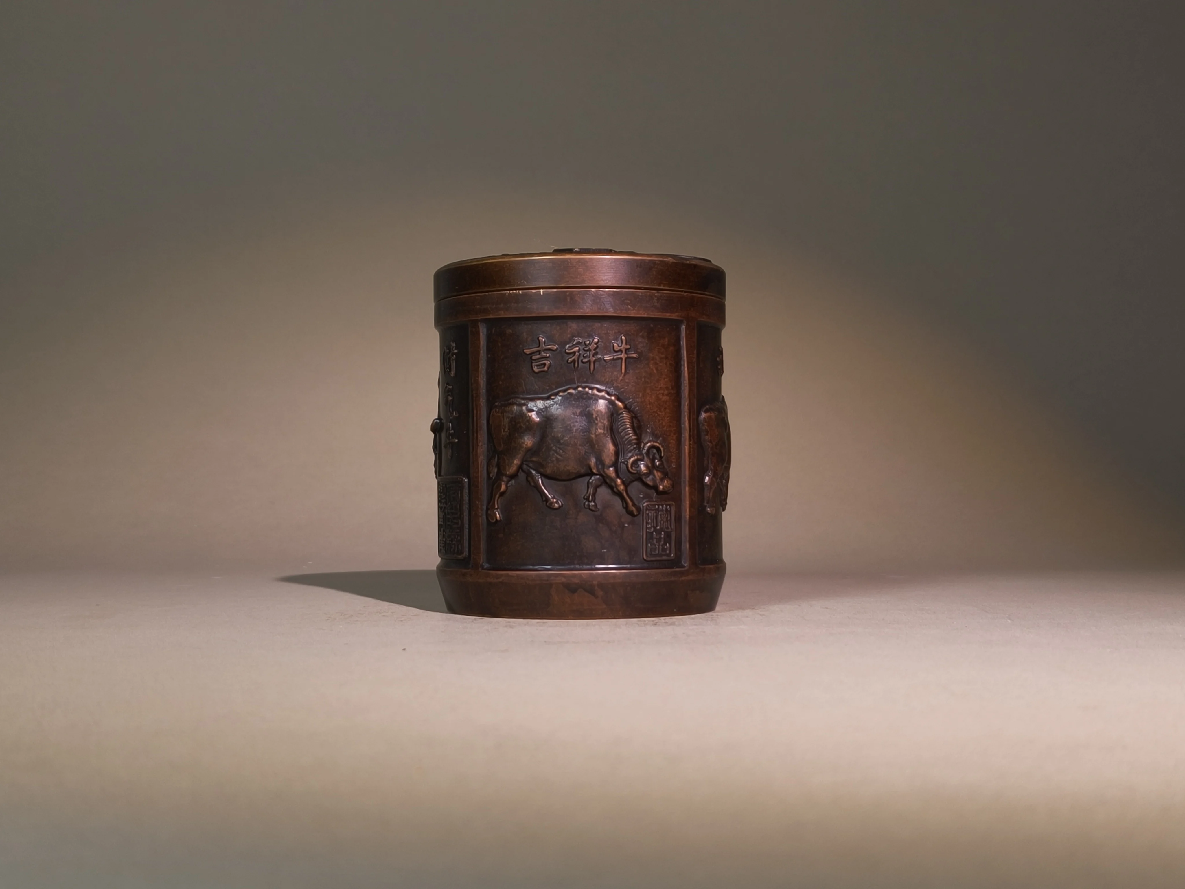 Exquisite Five Bulls Painting Tea Canister, Storage Jar, Stationery Brush Pot, Multi-purpose Decorative Storage Ornament and Art